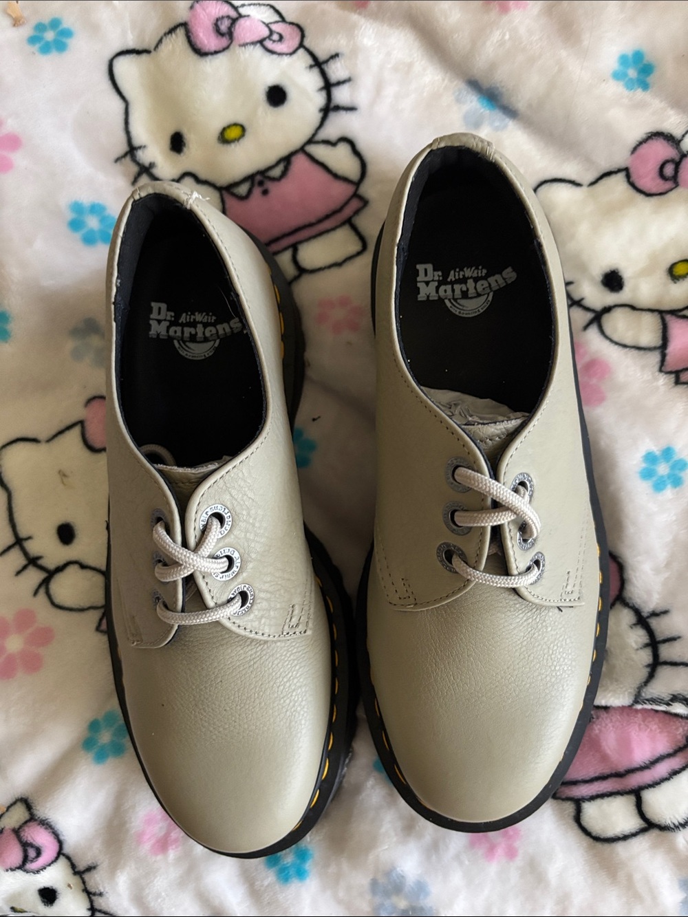 Dr. Martens Pale Grey leather  Lace-Up Platform Shoes - Picture 2 of 4